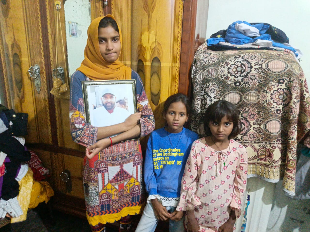 सियालकोट की दिल दहला देने वाली घटना: ईसाई पेंटर यूसफ़ मसीह की बर्बरतापूर्वक हत्या, तीन अनाथ बेटियाँ गहरे सदमे में